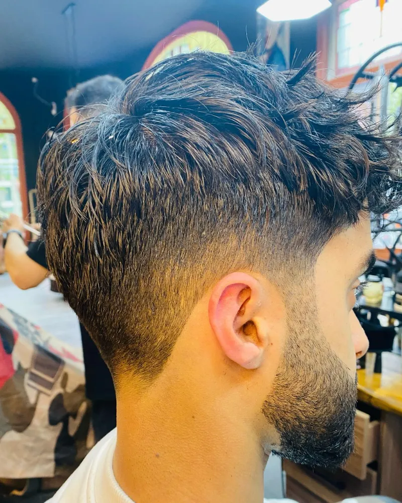 Complete behandeling: haircut met fade en verzorgde baard